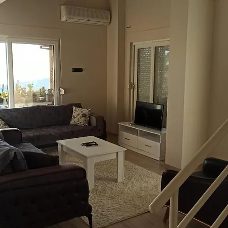 Muhtesem Deniz Doga Manzarali 3+1 Apartment